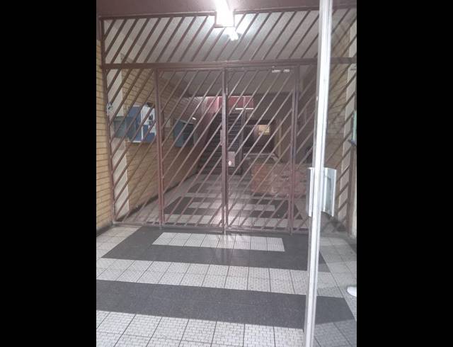 2 BEDROOM APARTMENT FOR SALE IN KEMPTON PARK CENTRAL